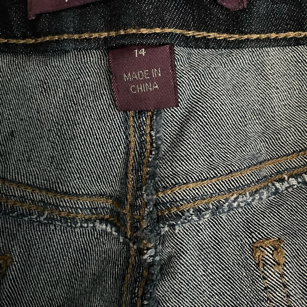 Jeans - Picture 2 of 3